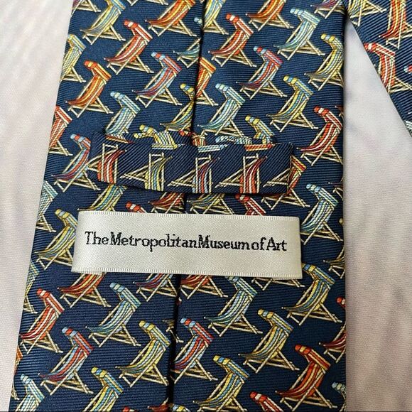 The Metropolitan Museum of Art men’s silk neck tie - Picture 3 of 7
